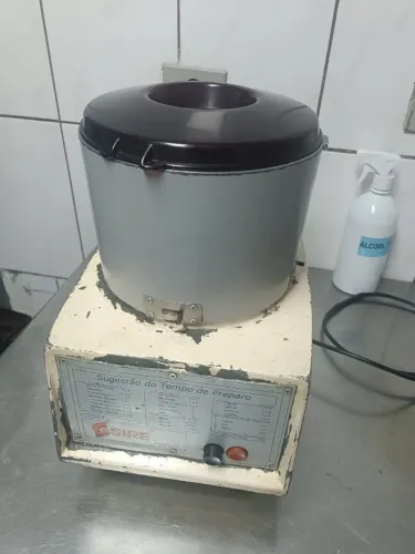 CUTTER INDUSTRIAL PROCESSADOR DE ALIMENTOS MARCA SIRE COM O COPO  E TAMPA ACRÍLICA