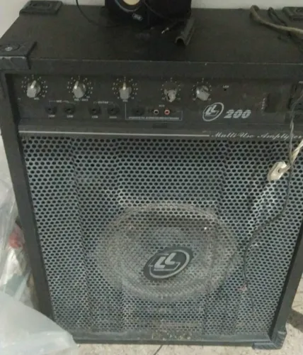 CAIXA DE SOM COM DEFEIRO