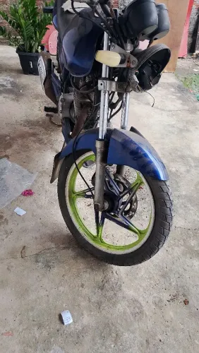 Vendo essa moto para retirada de peça