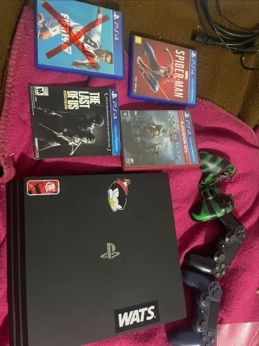 PS4 PRO + 2 CONTROLES+ + 3 JOGOS 
