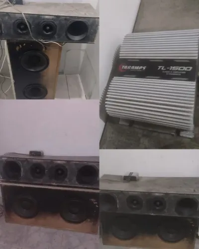 Som de mala com amplificador, 2 auto falantes, 2 cornetas e 2 twitter 