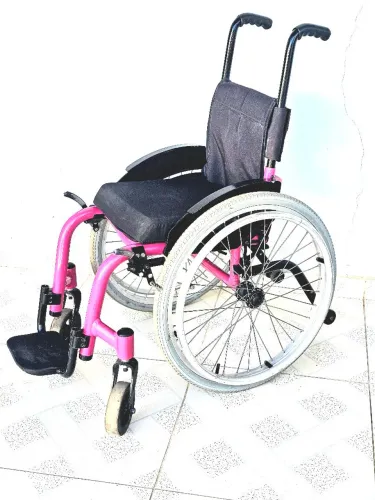 Cadeira de rodas monobloco aro 20