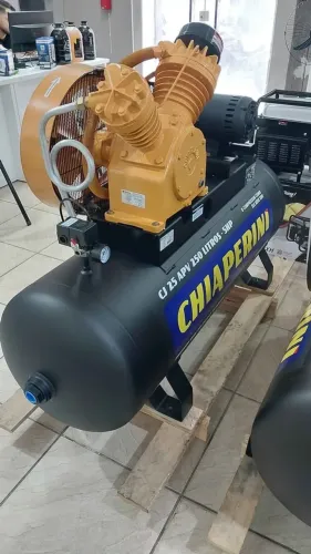 Compressor de ar 250L 25pcm 175psi 5hp trifásico Chiaperini - Novo/Loja
