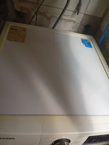 Vendo máquina lava e seca está somente com a placa queimada pra tirar peça valor 600 