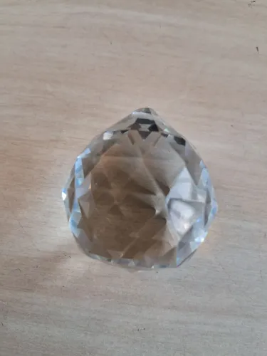 47 Bola de Cristal Facetada de 40mm