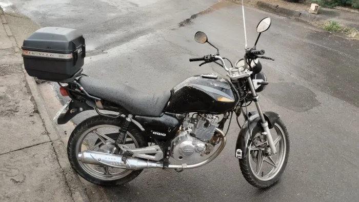 Vendo Suzuki YES ano 2007  econômica boa de manutenção preço bom 
