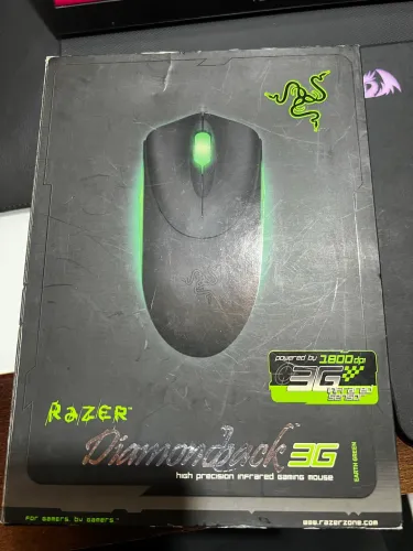 Razer Diamondback 3G, um mouse gamer ambidestro.