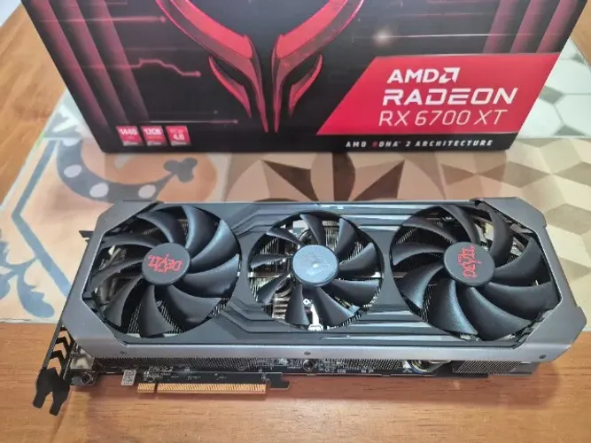 Placa de Vídeo RX 6700 XT PowerColor Red Devil - Excelente Estado