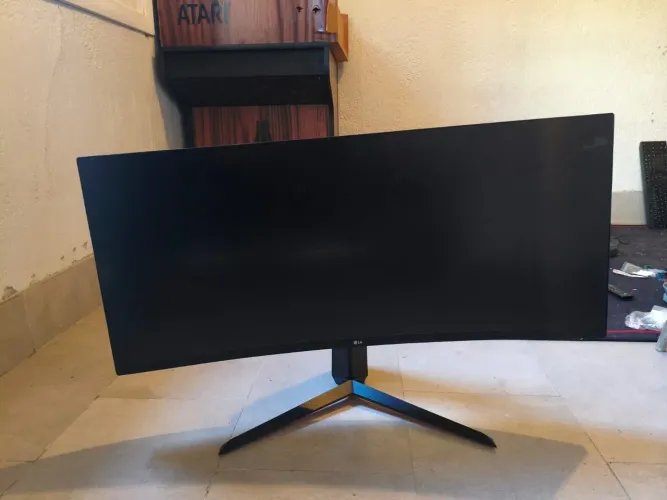 Monitor Ultra Gear 34 (DEFEITO DISPLAY)