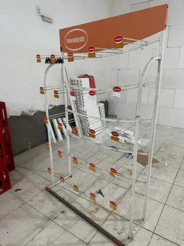 Expositor de havaianas