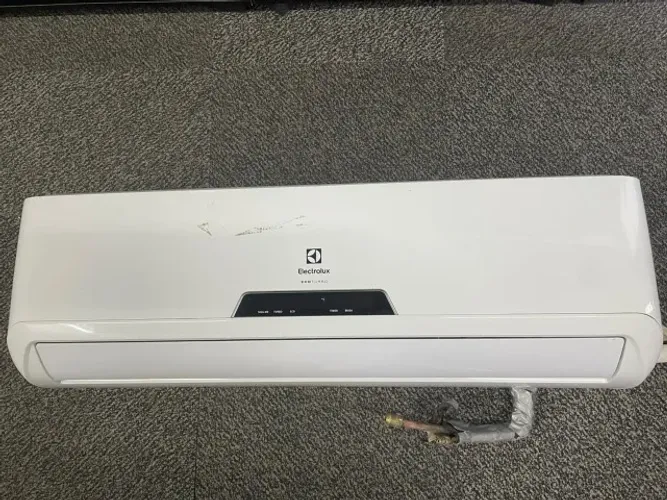 AR CONDICIONADO 18.000BTU 220V - ELETROLUX VI18F