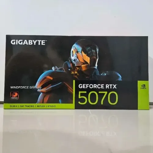 Placa de Vídeo Gigabyte RTX 5070 Windforce OC SFF 12GB GDDR7 (Impecável)