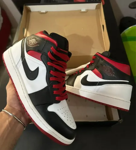 Tênis Nike Air Jordan 1 Mid