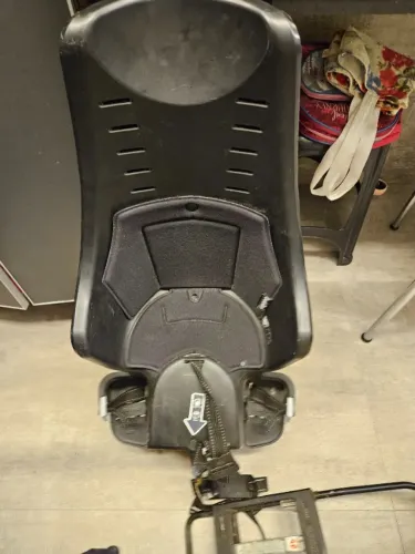 cadeirinha para carregar criança em bicicleta, colocação traseira, cor preta, marca Bobike