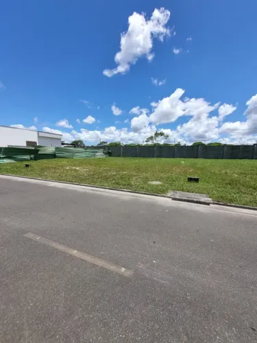 Lote para venda possui 317 metros quadrados em Terras Alphaville - Camaçari - BA