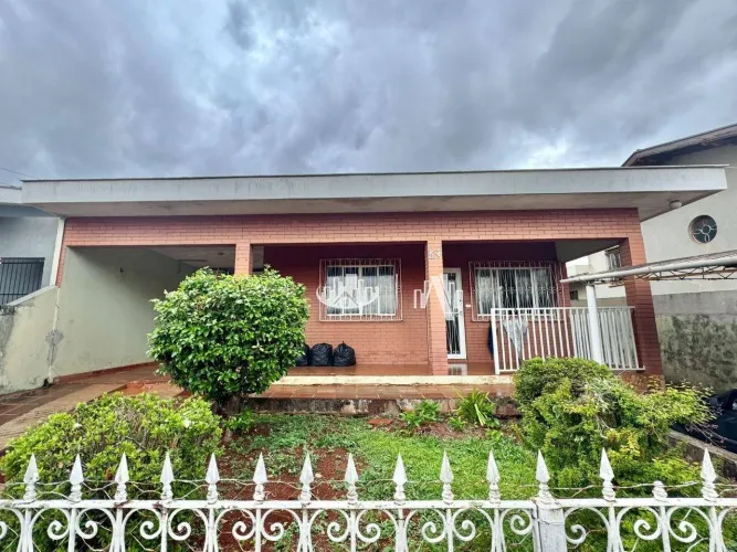 Casa com 3 dormitórios à venda, 250 m² por R$ 800.000,00 - Jardim Europa - Londrina/PR