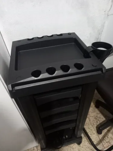 Lavatorio ,cadeira ,carrinho espelho , mai duas prancha  MQ aproveite ,