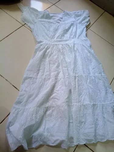 Vestido seminovo GG tecido laise com forro e zíper na lateral