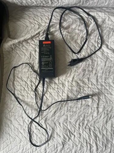 Fonte de alimentação 12V, ideal para carregador de notebook