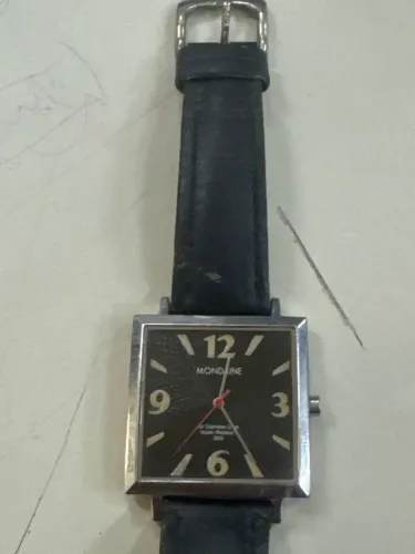 Vendo lindo relógio mondaine,conservando,com preço de estudante