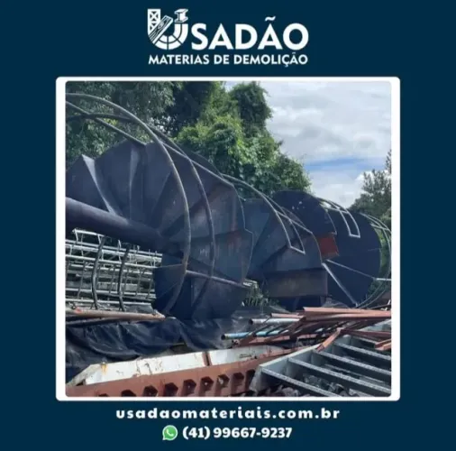 Escada Caracol - Preta