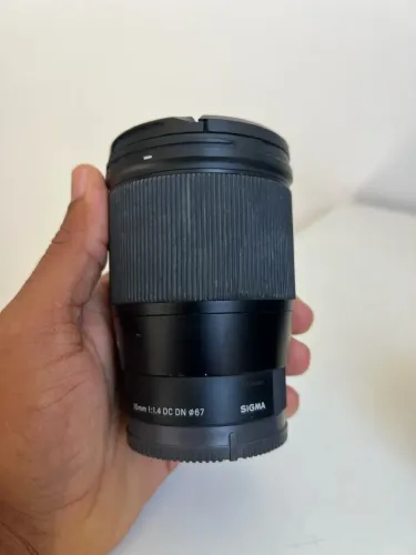 Lente Sigma 16mm f/1.4 Sony E-Mount - Excelente Estado