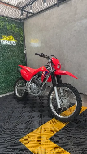 CRF 250f - 2025 - zero (nunca fez triha)