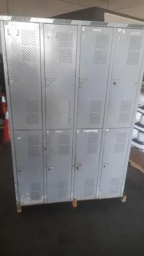 Armário/roupeiro de ferro 8 portas