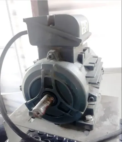 Motor trifásico Hércules 830rpm Mod IEC80