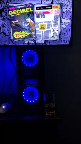 PC GAMER RX 5700 XT TRIPLE FAN+ monitor