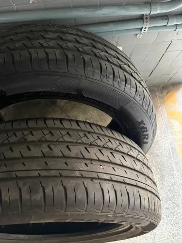 PNEUS 235/55 R19 - EXCELENTE ESTADO