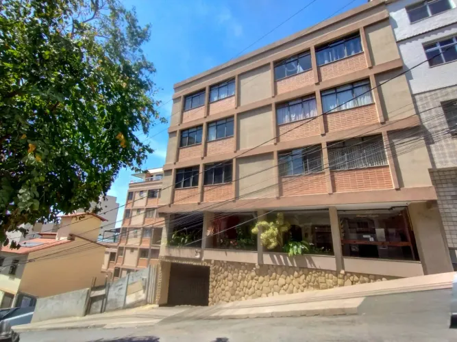 Locação - Apartamento Mobiliado com 02 Quartos na Rua Espírito Santo no Centro da Cidade