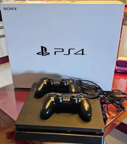 PlayStation 4 Slim 1TB + 3 jogos
