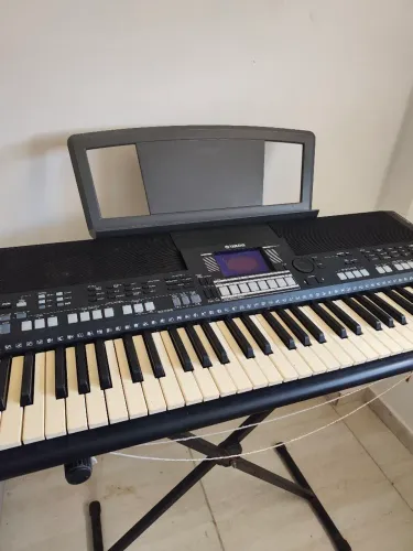 Teclado Yamaha PSR- S550