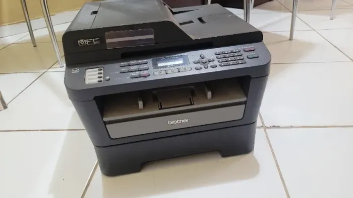 Impressora Multifuncional (Imprime + Copia + Digitaliza), Marca Brother MFC 7460dn 
