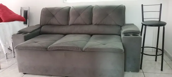 Vende-se sofá três lugares 2.20 de largura