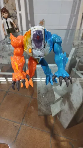 Boneco elemento água e fogo Max steel vira a cabeça 42 centímetros 