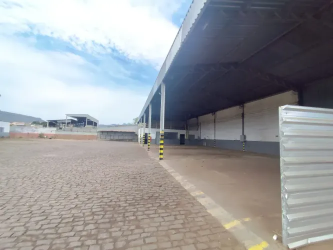 Galpão 7.200 m² com Escritórios e Pátio Amplo Estrutura Completa e Pronta para Uso