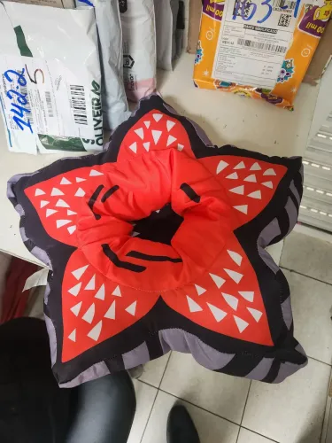 Stranger Things Almofada Cacau Show 30 Cm (Usado)