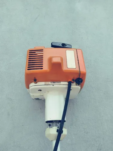 Vendo uma Roçadeira sthill fs 290