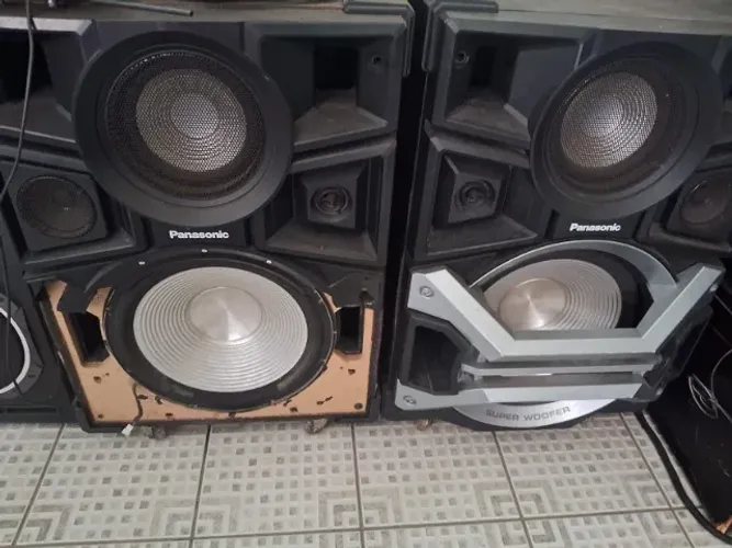 Caixas de SOM panasonic3000 paredão