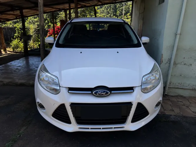 Ford Focus 1.6 S/se/se Plus Flex 8v/16v 5P 2015