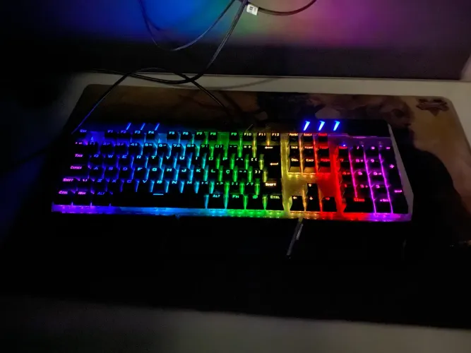 Teclado Mecânico Gamer RGB