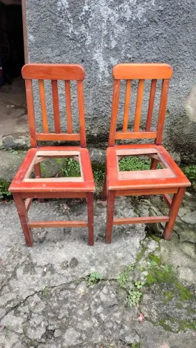 Cadeiras de madeira