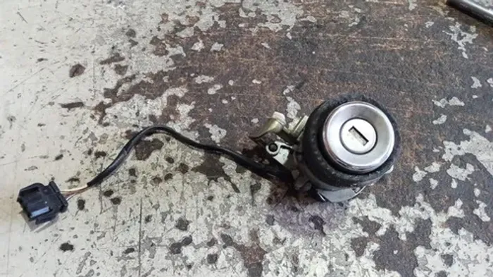 Molho De Chave Tampa Traseira Audi A8 2000