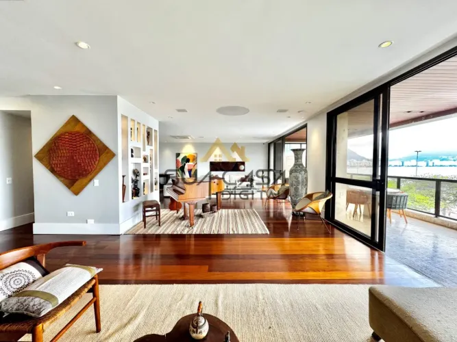 Apartamento frontal mar com 4 suítes à venda em Copacabana. REF: AP20388