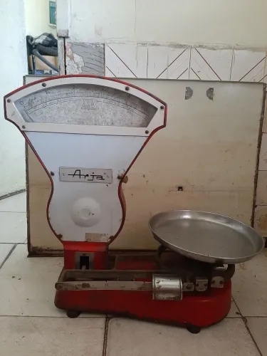 Dê um toque retro em seu comércio com essa linda balança