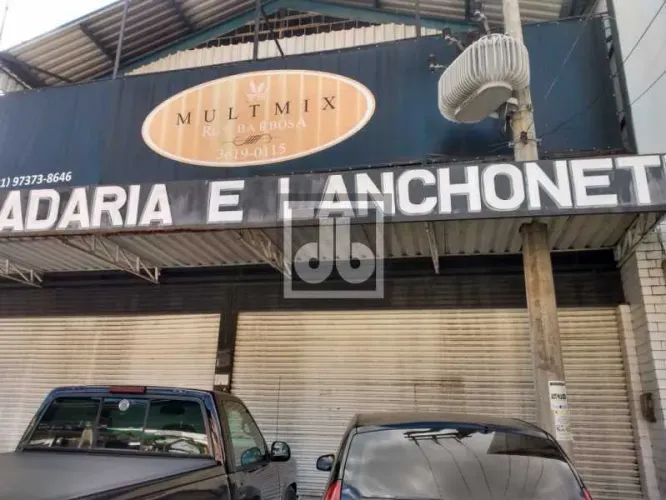 EXCELENTE PONTO COMERCIAL COM DOIS ANDARES.PRIMEIRO ANDAR UMA LANCHONETE COM TODO MÓVEIS.