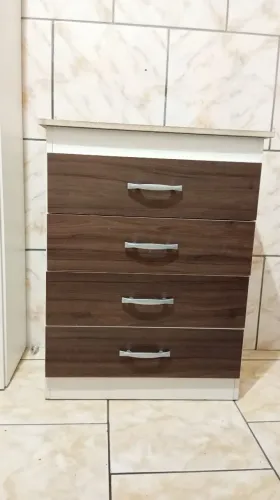 Cômoda 4 gavetas