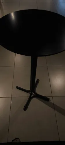 Mesa bistrô excelente para casa festas